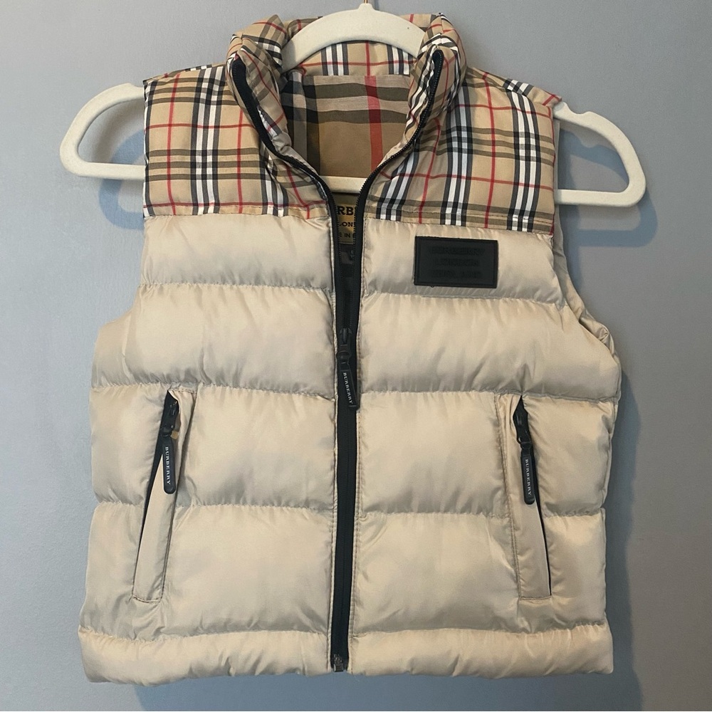 Burberry Kids Cream Plaid Puffer Vest with Burberry plaid 6-7 yrs
